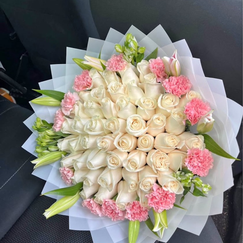 Elegant White and Pink Rose Bouquet